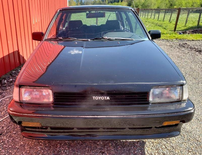 Illustration for article titled At $2,500, Could This 1988 Toyota Corolla Be a Sweet Sixteen?